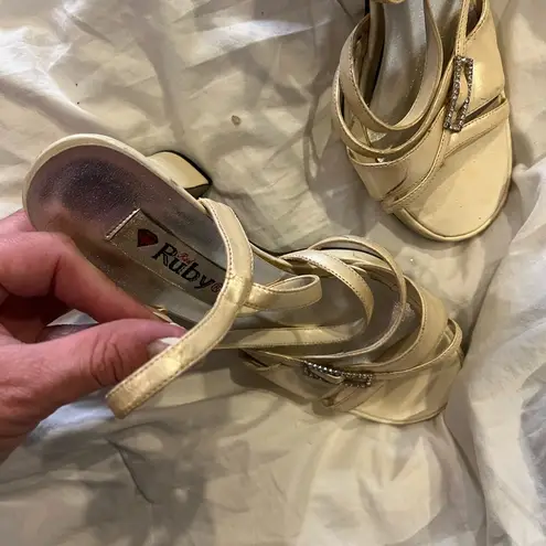 Ruby ’s Creme mini strap buckle ankle 4” heels - Image 2