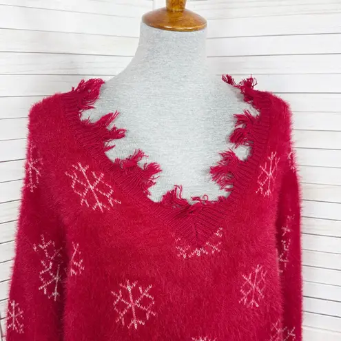 Grace & Emma Snowflakes Fuzzy Distressed Fringe Trim V Neck Sweater Red Small