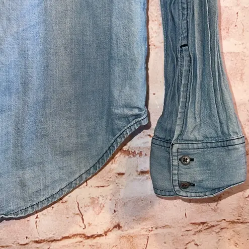 Caslon Shirt Womens Medium Blue Denim Jean Button Front Long Sleeve collared M