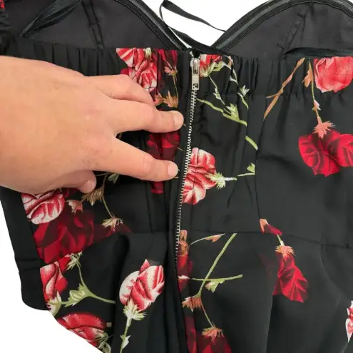 White Fox Boutique  Monte Carlo Mini Dress Black Red Floral Size XS‎