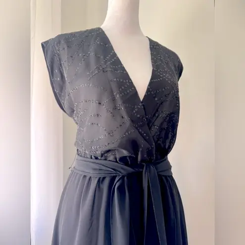 Vintage ‘80s Tracy! Sheer Black Sequined V