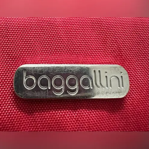 Baggallini | woman’s wristlet/wallet