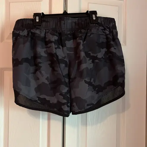 Athletic Works Grey camo shorts