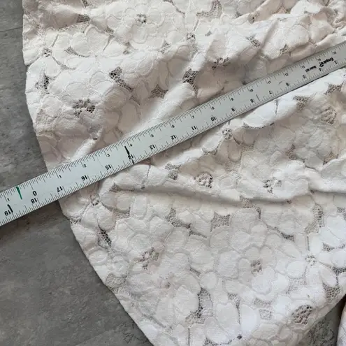 White eyelet crochet crop top summer dressy floral shirt built in bra S