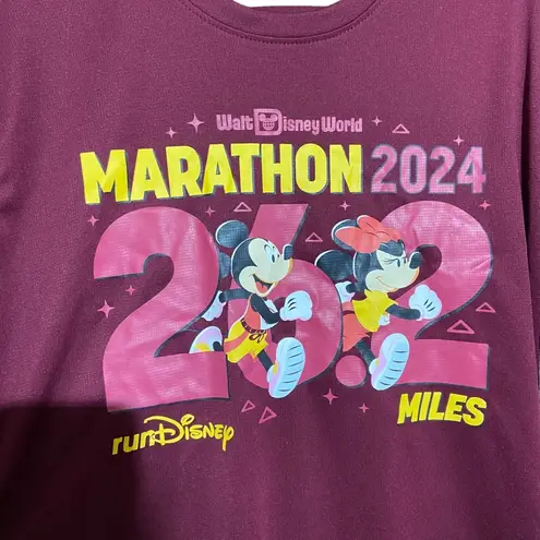 Run  Walt Disney World Marathon 26.2 2024 Maroon Shirt Size Large