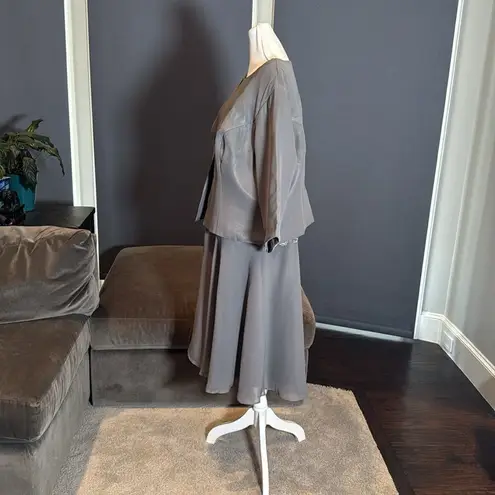 Women’s Gray Chiffon & Lace Formal Dress Matching Jacket Size XXL 20/22 NWT