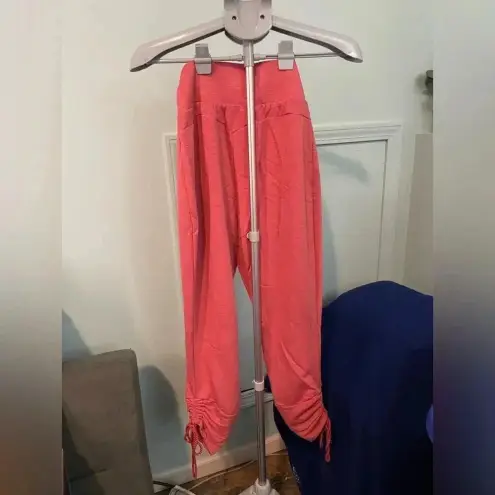 Gymshark  Ruched Joggers Coral Pink Size‎ small B2
