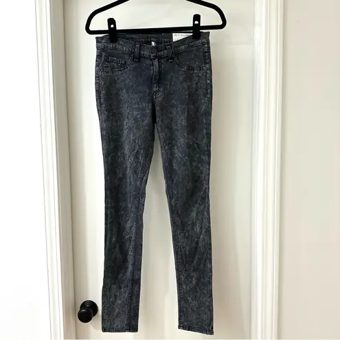 Rag and Bone  Skinny Black & Grey Legging Jeans in Rosebowl Black, Size 27 - Image 4
