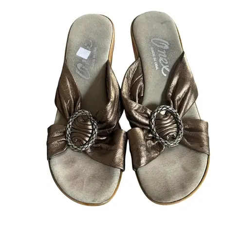 90's y2k vtg. bronze leather embellished wedge ONEX sandals heels size 9 1/2. Brown