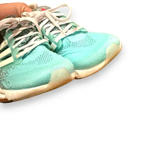 Adidas Ultraboost Light Flash Aqua Blue Low Top Running Shoes Sz 8.5 Women's