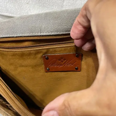 Patricia Nash Handcrafted Beige Tooled Leather Crossbody Bag Adjustable Strap - Image 8