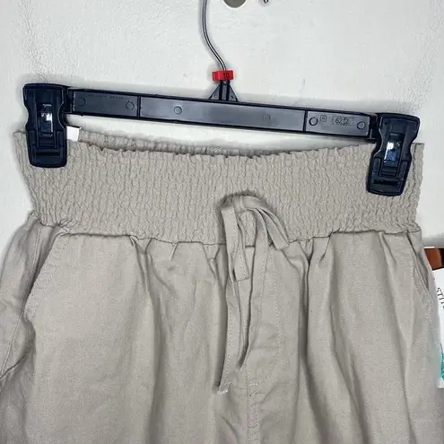One5One Stitch Fix Linen blend high waist pull on shorts natural hue size S Tan