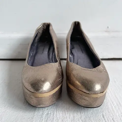 Anthropologie heels size 6 wedge platform Pilcro and the Letterpress gold metallic