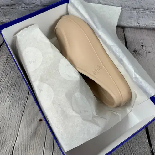 P448 Women’s Flo Apron Toe Mules Shoes Lightweight Italian Taupe Cipra 40-41 NIB