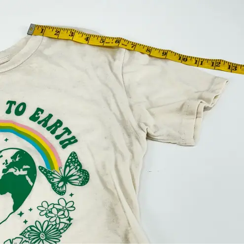 Rebellious One Be Kind To The Earth Graphic Tee Women's Cream Graphic Tee M