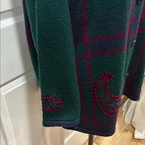 Vintage 90s Tan Jay Green Cardigan – Size Large
Embroidered in Blue & Purple