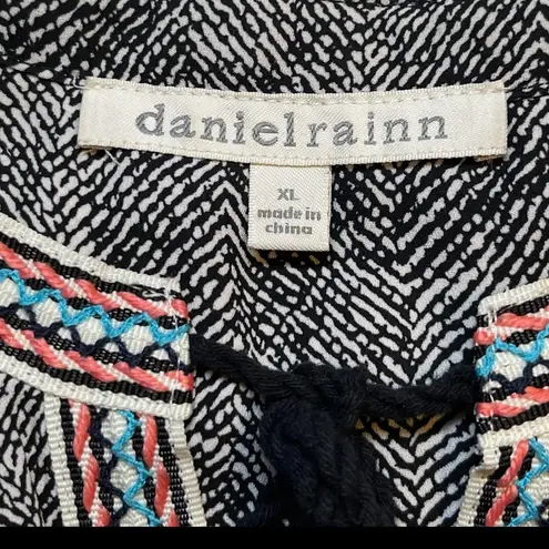 Daniel Rainn Black White Embroidered Boho Tunic Top Tassel Neck Tie Size XL