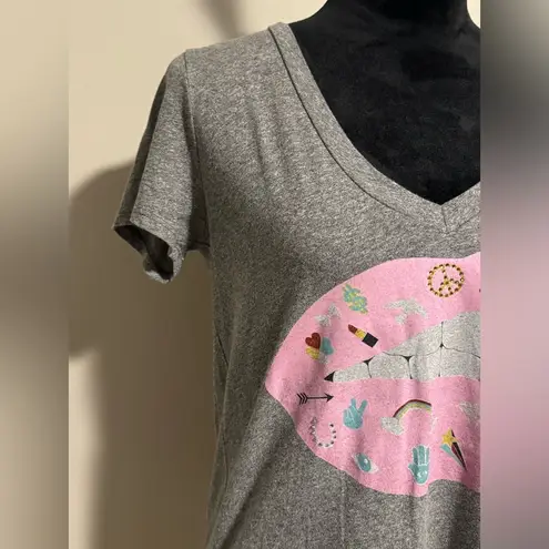 Lauren Moshi EUC Grey and Pink Emmalyn Elements Lip Graphic Tee size medium