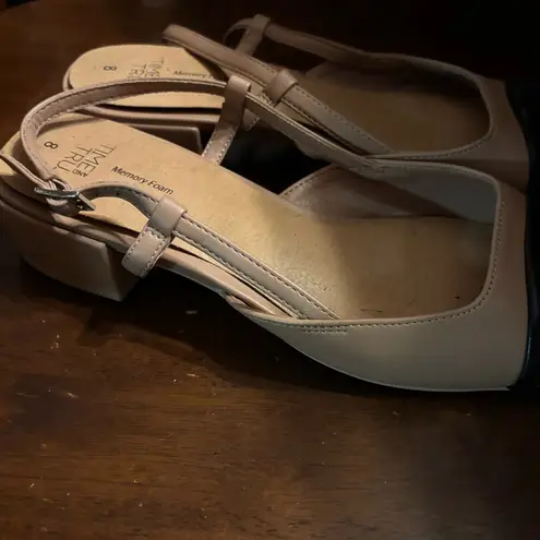 Time and Tru Women's Block Heel Slingbacks Size 8 Beige And Black
