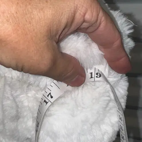 Women's Unbranded White Faux Fur Vest with Silver Zipper Med to L Size L