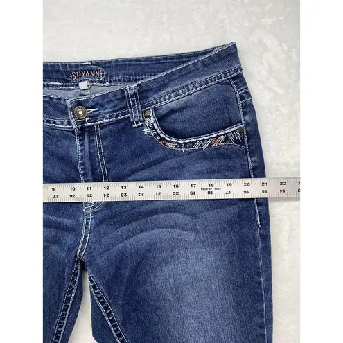 Shyanne Jeans Women's 39 Medium Wash Blue Embroidered Pockets boot cut
