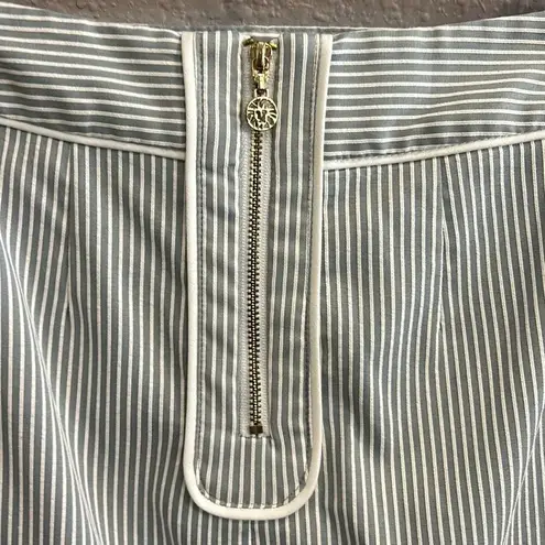 Anne Klein B91  size 4 gray/white lined pencil skirt