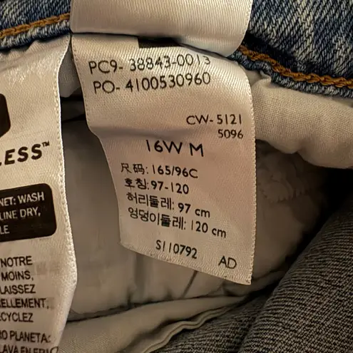 Levi’s Light Wash Distressed Ribcage Straight Ankle Jean 16W Women’s Samba Done Blue