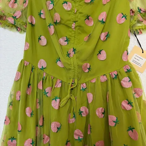 Unique Vintage NWT Smak Parlour Medium 6-8 Avocado Strawberry Print Flare Dress