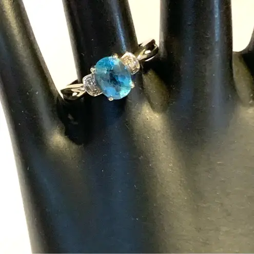 10K SOLID WHITE GOLD BLUE TOPAZ & DIAMOND RING (7.25)