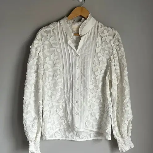 Waimari Magnolia Floral Button