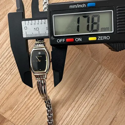 Seiko Diamond Vintage Ladies Watch Black Dial Diamond Marker Stainless Bracelet