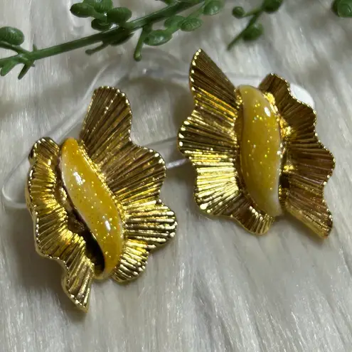 Vintage odd shape chunky gold tone earrings