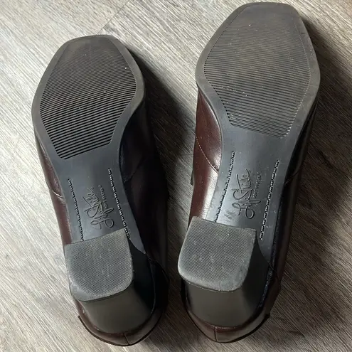 Life Stride Brown Leather Heeled Loafers Size 9 Medium
