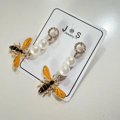 Elegant Pearl Bee Drop Earrings | Gold Enamel Insect Jewelry Vintage Style NWT Yellow