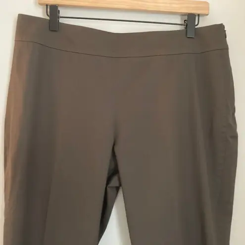 Akris Punto Ankle Zip Tapered Cropped Pants US 12 Olive Green Cotton Blend
