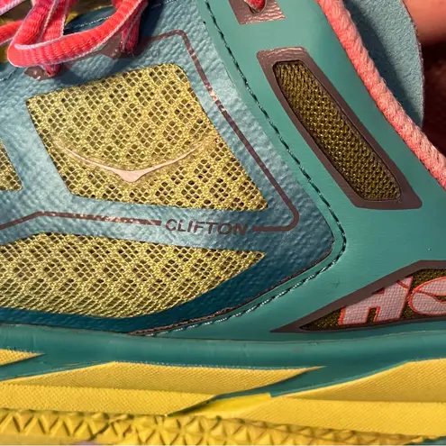 Hoka One One Womens Size 9 Shoes Clifton 1 Athletic Aqua Coral *FLAWED THRASHED