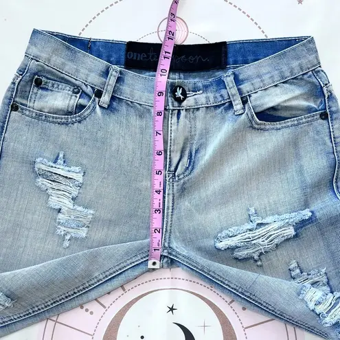 One Teaspoon  Awesome Baggies Light Acid Wash Distressed Jeans