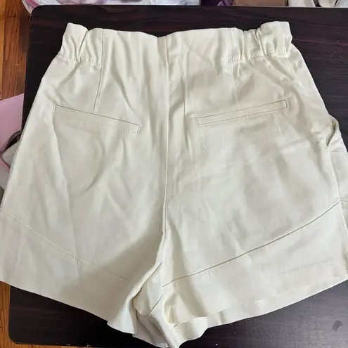 ZARA  Pleaded Bermuda Shorts Size Medium 4661/151/725 Blogger Favorite