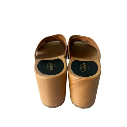 Hasbeens Swedish Woven Monika Clogs Tan Size 6.5