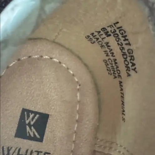 White Mountain Women's Textured Gray Loafers