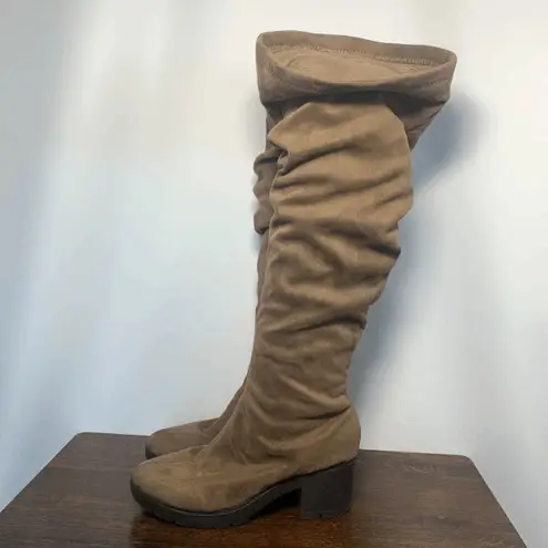 Breckelle's Faux Suede Leather Zip Closure Block Heeled Boots Size Brown 8M