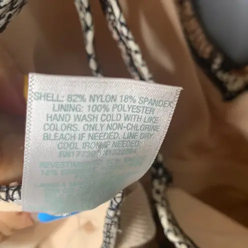 Kona Sol NWT Side-Cinch Medium Coverage One Piece Swimsuit, Animal Print Size S