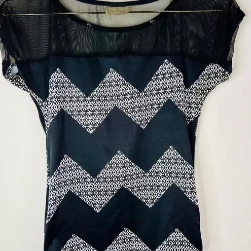 Free Kisses Black & White Pattern Short Sleeve Blouse with Accent Necklace