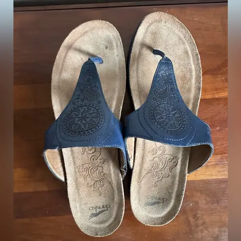 Dansko Priya Navy Leather Embossed Slip On Thong Sandal Flip Flop Women 41 Beach