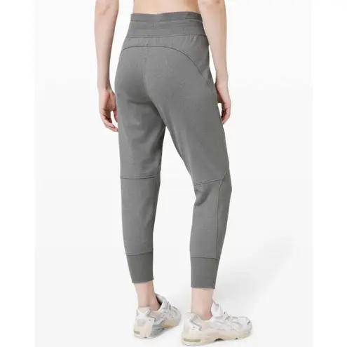 Lululemon Metro Miles Jogger in Heathered Graphite Grey Size 12