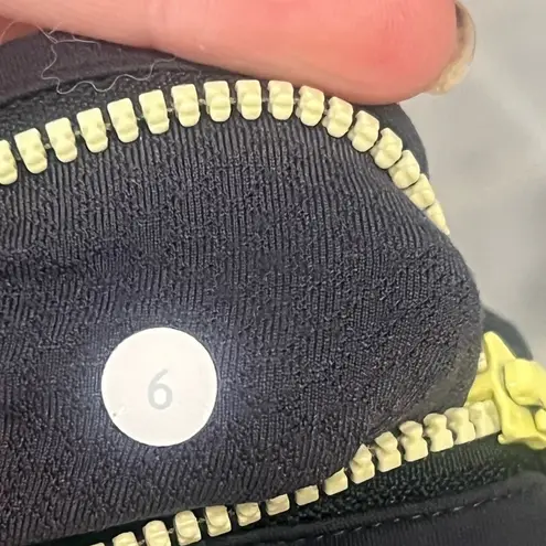 Lululemon  Speed Short Coal Citron Ombre vertical stripes Sz 6