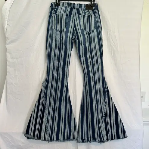 Lucky and Blessed Mid Rise Flare Size 6 Striped Jeans