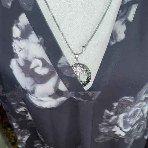 Violet+Claire Black and White Relaxed Blouse