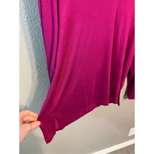 Beyond Yoga  Tempting V Neck Long Sleeve Tee Size Medium NWT
2