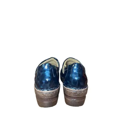 BOC Born concept woman's blue patent leather clogs size 8M